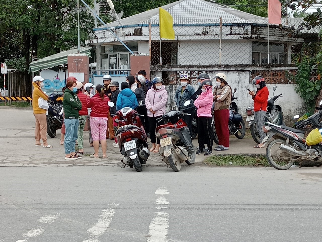 Nhiều lao động tại Đà Nẵng chưa nhận được lương tháng 12. Ảnh: An Thượng