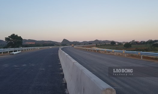 Dự án cao tốc Bắc - Nam đoạn Mai Sơn - QL45, nối Ninh Bình - Thanh Hóa đã được thông xe kỹ thuật nhưng các phương tiện chưa được phép lưu thông. Ảnh: Nguyễn Trường