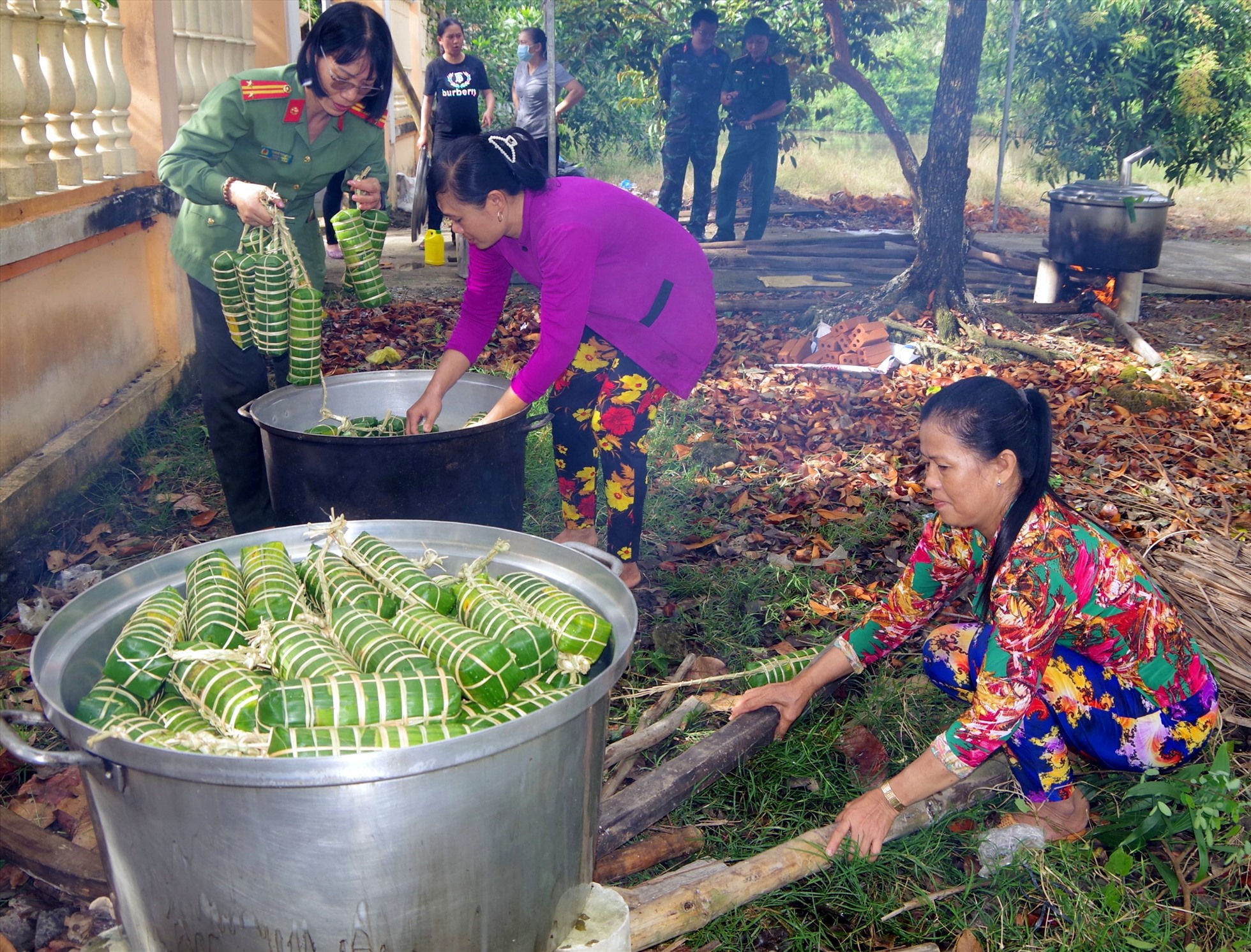 Nồi bánh tét, chuyện của ngày xưa đón Tết