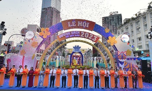 Đường sách Tết Quý Mão chính thức khai mạc.