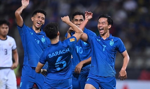 Tuyển Thái Lan giành vé vào bán kết AFF Cup với ngôi nhất bảng A. Ảnh: FAT