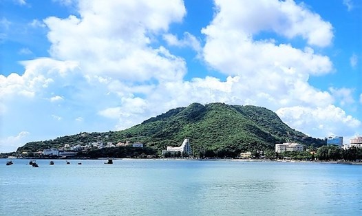 Núi Lớn tại TP.Vũng Tàu, còn có tên gọi là núi Tương Kỳ. Ảnh: Thành An