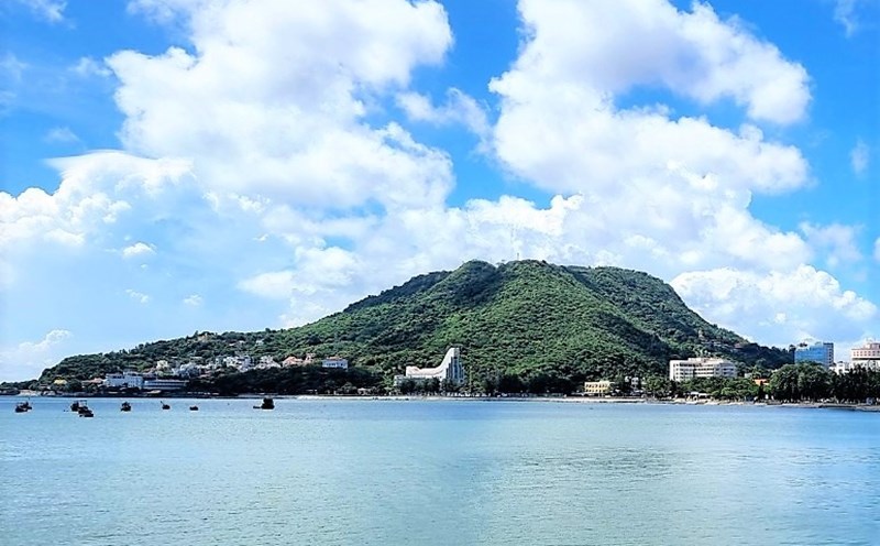 Núi Lớn tại TP.Vũng Tàu, còn có tên gọi là núi Tương Kỳ. Ảnh: Thành An