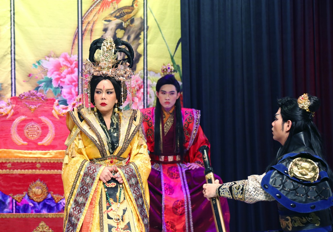 Sau 15 năm, Việt Hương tái xuất sân khấu kịch Tết với vở diễn cung đấu