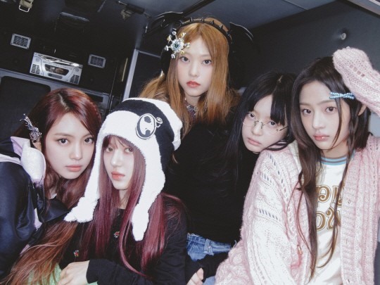 NewJeans liên tiếp ghi nhận các kỷ lục. Ảnh: ADOR.