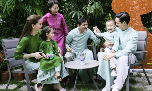 Dàn sao Việt đưa gia đình đi du xuân. Ảnh: NSCC.