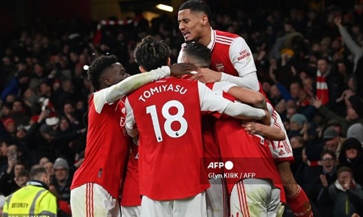 Arsenal tiếp tục xây chắc ngôi đầu sau chiến thắng trước Man United.  Ảnh: AFP