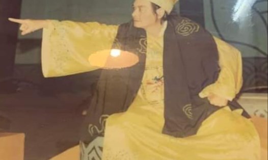 NSND Trần Tiến trong vai Vua Lý Huệ Tông trong vở "Thái Sư Trần Thủ Độ". Ảnh: Đại Mai