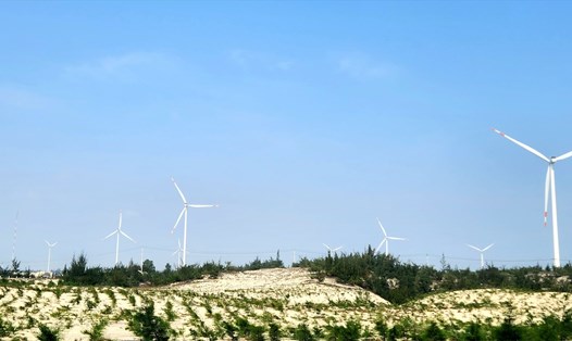 Dự án Cụm trang trại điện gió B&T vừa đi vào hoạt động tại Quảng Bình đã mang lại hiệu quả, tạo nguồn thu ngân sách lớn. Ảnh: Lê Phi Long