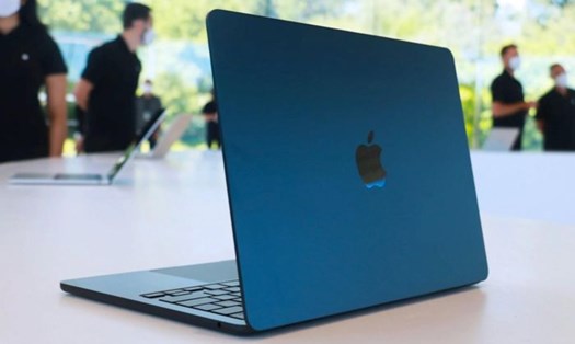 MacBook Air M2, chiếc máy tính không quạt tản nhiệt đáng chú ý đến từ Apple. Ảnh: Engadget