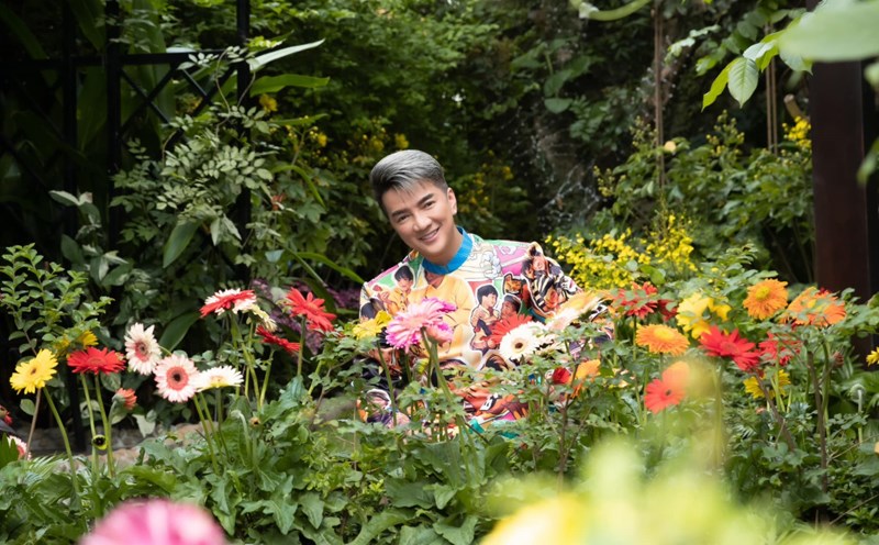 Đàm Vĩnh Hưng khoe ảnh Tết. Ảnh: NSCC.