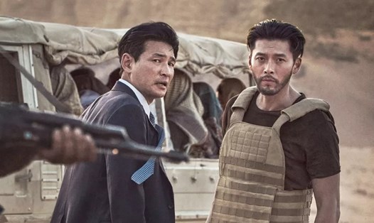 Hyun Bin, Hwang Jung Min trong phim mới. Ảnh: Nhà phát hành