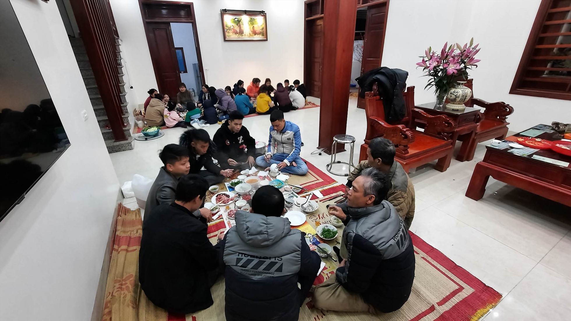 Quây quần bên nhau dịp Tết, trọn vẹn cho ngày đầu Xuân