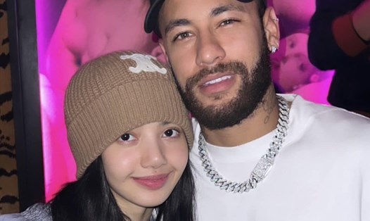 Lisa (Blackpink) và cầu thủ Neymar. Ảnh: Instagram