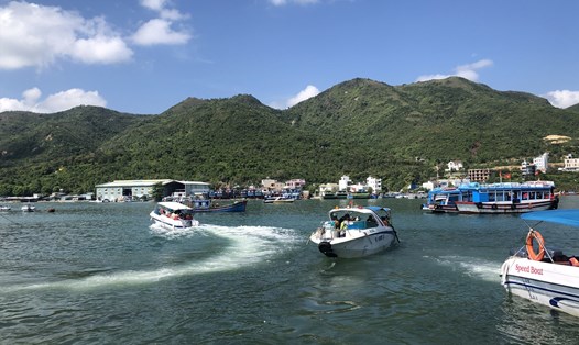 Tết Nguyên đán 2023, du lịch biển đảo Khánh Hòa đón khách đông vào cuối kỳ nghỉ lễ do thời tiết gió lạnh. Ảnh: Phương Linh