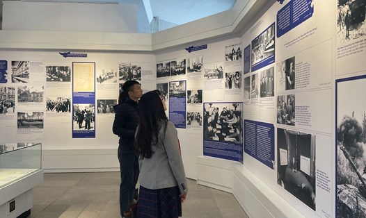 Triển lãm "Hiệp định Paris - Cánh cửa hoà bình" tại Bảo tàng Hồ Chí Minh (Hà Nội). Ảnh: Nguyễn Thanh