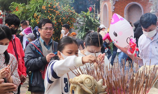 Đã có hơn 15.000 lượt khách đến vãn cảnh, dâng hương tại chùa Hoằng Phúc trong dịp Tết Nguyên đán Quý Mão 2023. Ảnh: Đ.T