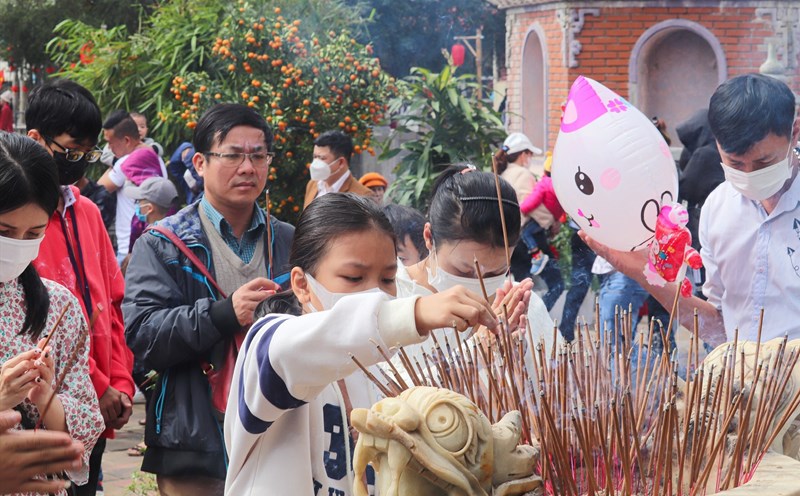 Đã có hơn 15.000 lượt khách đến vãn cảnh, dâng hương tại chùa Hoằng Phúc trong dịp Tết Nguyên đán Quý Mão 2023. Ảnh: Đ.T