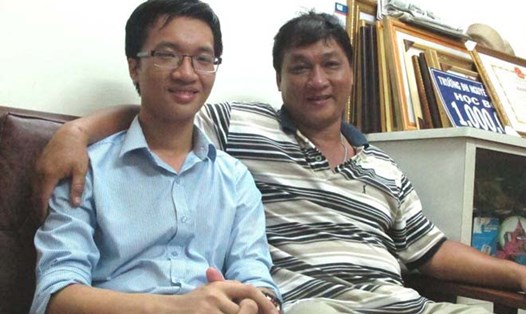 Phạm Tuấn Huy (trái) giành Huy chương Vàng Olympic Toán quốc tế (IMO) vào năm 2013, 2014. Ảnh: NVCC