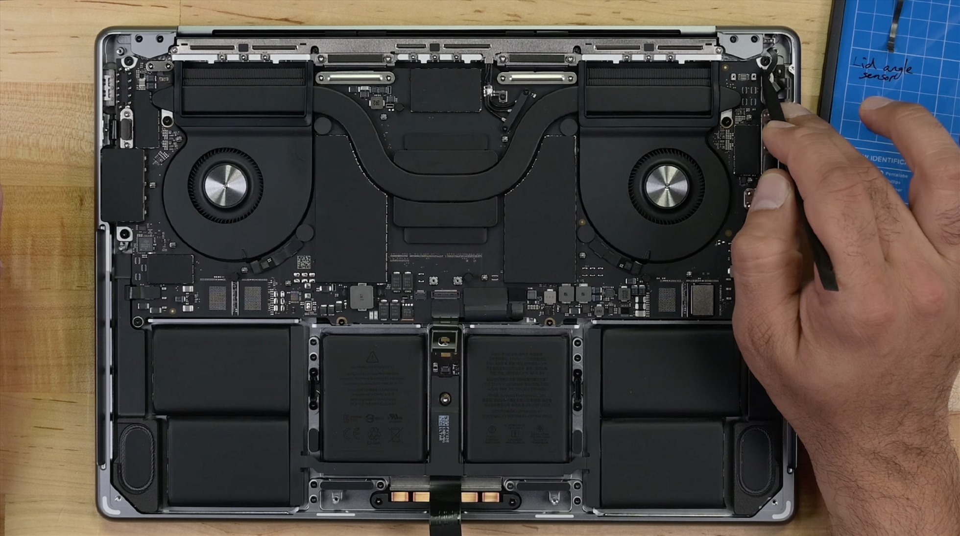 Tự sửa MacBook Pro 2023 có dễ như Apple hướng dẫn?