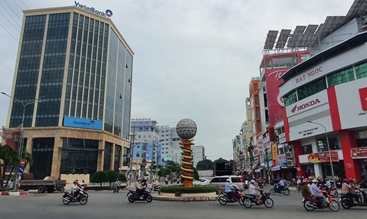 Một góc thành phố Bạc Liêu, tỉnh Bạc Liêu được tăng cường bảo đảm an toàn giao thông. Ảnh: Nhật Hồ