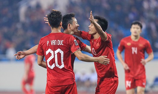 Đội tuyển Việt Nam giành vé vào bán kết AFF Cup 2022 với ngôi đầu bảng B. Ảnh: Minh Dân