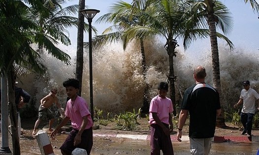 Bức ảnh chụp trong sự kiện sóng thần năm 2004 tại Ấn Độ. Ảnh: Wiki