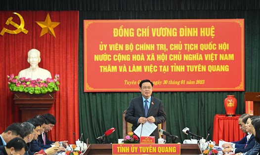 Chủ tịch Quốc hội Vương Đình Huệ làm việc tại tỉnh Tuyên Quang. Ảnh: Nguyễn Tùng