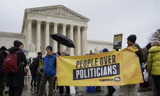Người Mỹ lo ngại về chính phủ. Ảnh: AFP