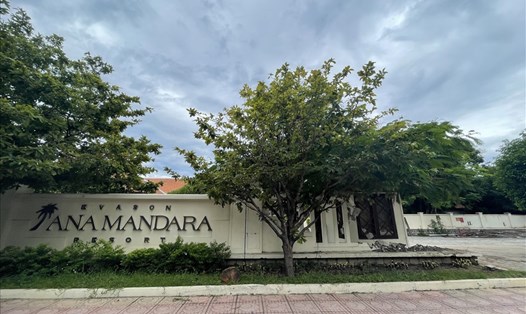 Resort Ana Mandara chưa hoàn tất di dời trên đường Trần Phú. Ảnh: Thu Cúc