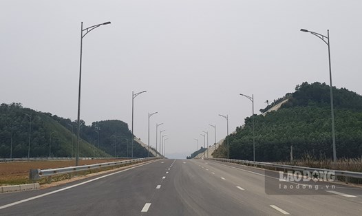 Dự án cao tốc Bắc - Nam đoạn Mai Sơn - QL45, đoạn qua địa bàn tỉnh Ninh Bình dài 14,35km và đã thông xe kỹ thuật từ tháng 12.2022. Ảnh: Diệu Anh