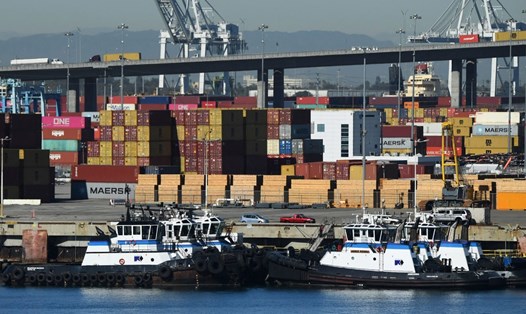 Hàng hóa tại cảng Long Beach, Los Angeles, California, Mỹ. Ảnh: AFP