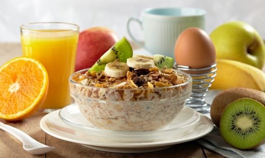 Nên ăn sáng đúng cách để tránh gây hại cho gan. Ảnh minh họa: AFP