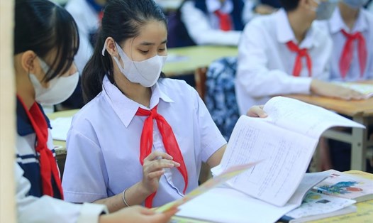 Từ năm học 2022-2023, Bộ GDĐT yêu cầu giáo viên tránh sử dụng văn bản trong sách giáo khoa làm ngữ liệu ra đề thi môn Ngữ văn. Ảnh: Hải Nguyễn