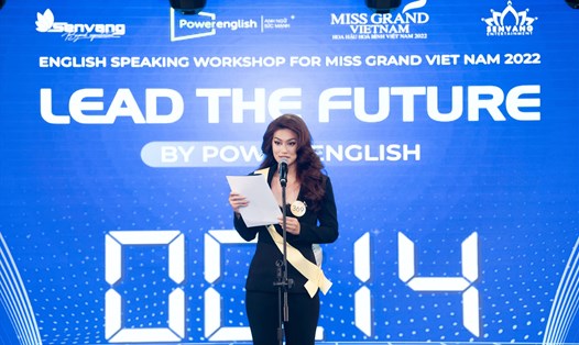 Thiên Ân trong phần thi tiếng Anh thuộc khuôn khổ Miss Grand Vietnam. Ảnh: Ban tổ chức.