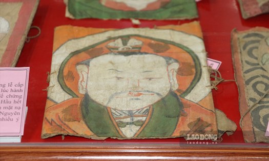 Những cổ vật bên trong Bảo tàng tỉnh Hoà Bình. Ảnh: Khánh Linh