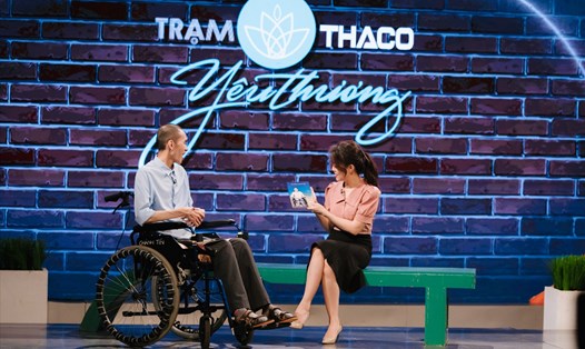 Anh Nguyễn Chánh Tín làm khách mời trong chương trình "Trạm yêu thương". Ảnh: VTV