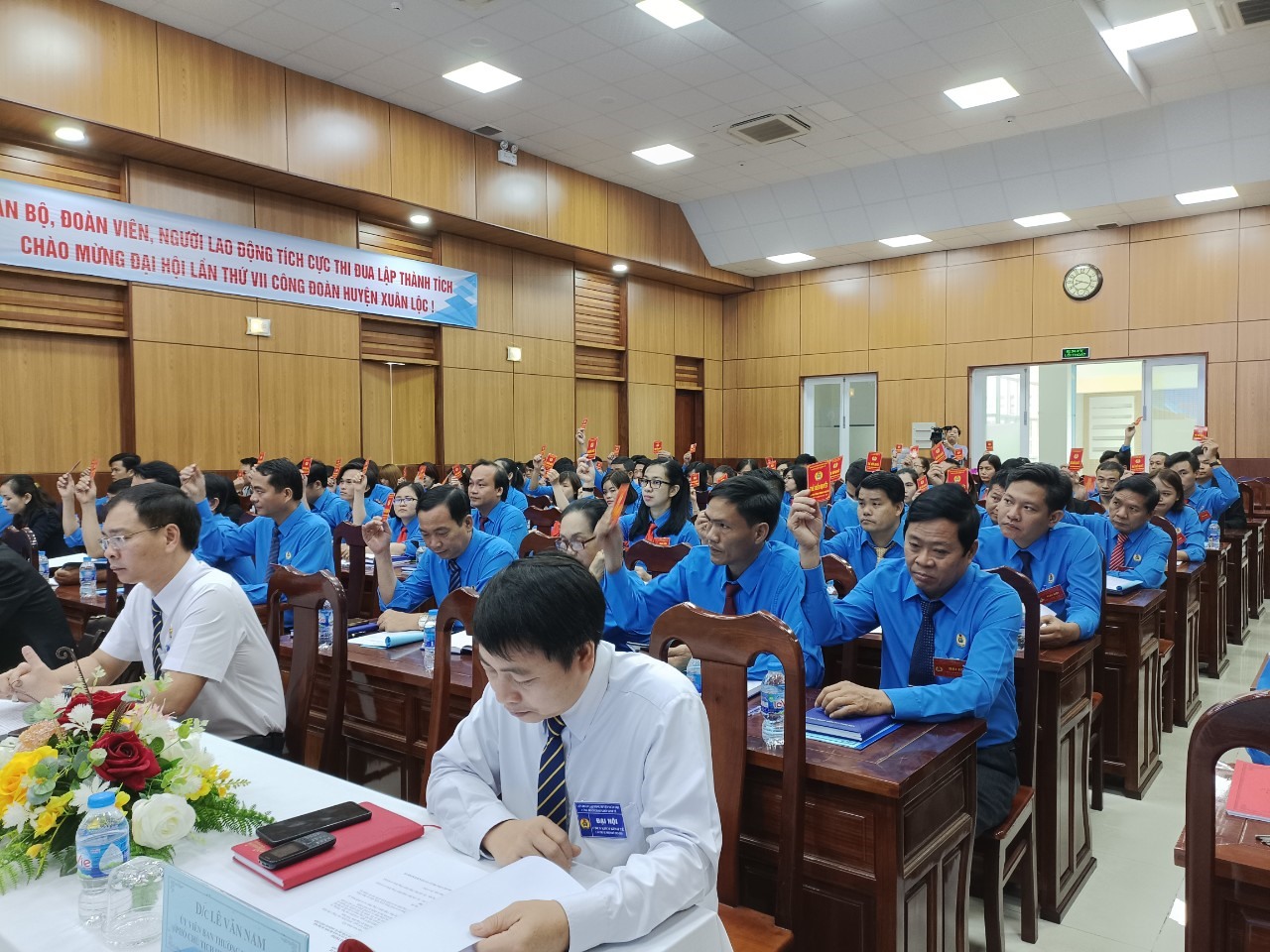 Đại hội điểm công đoàn cơ sở khối kinh tế lần thứ 2, nhiệm kỳ 2023-2028. Ảnh: Hà Anh Chiến