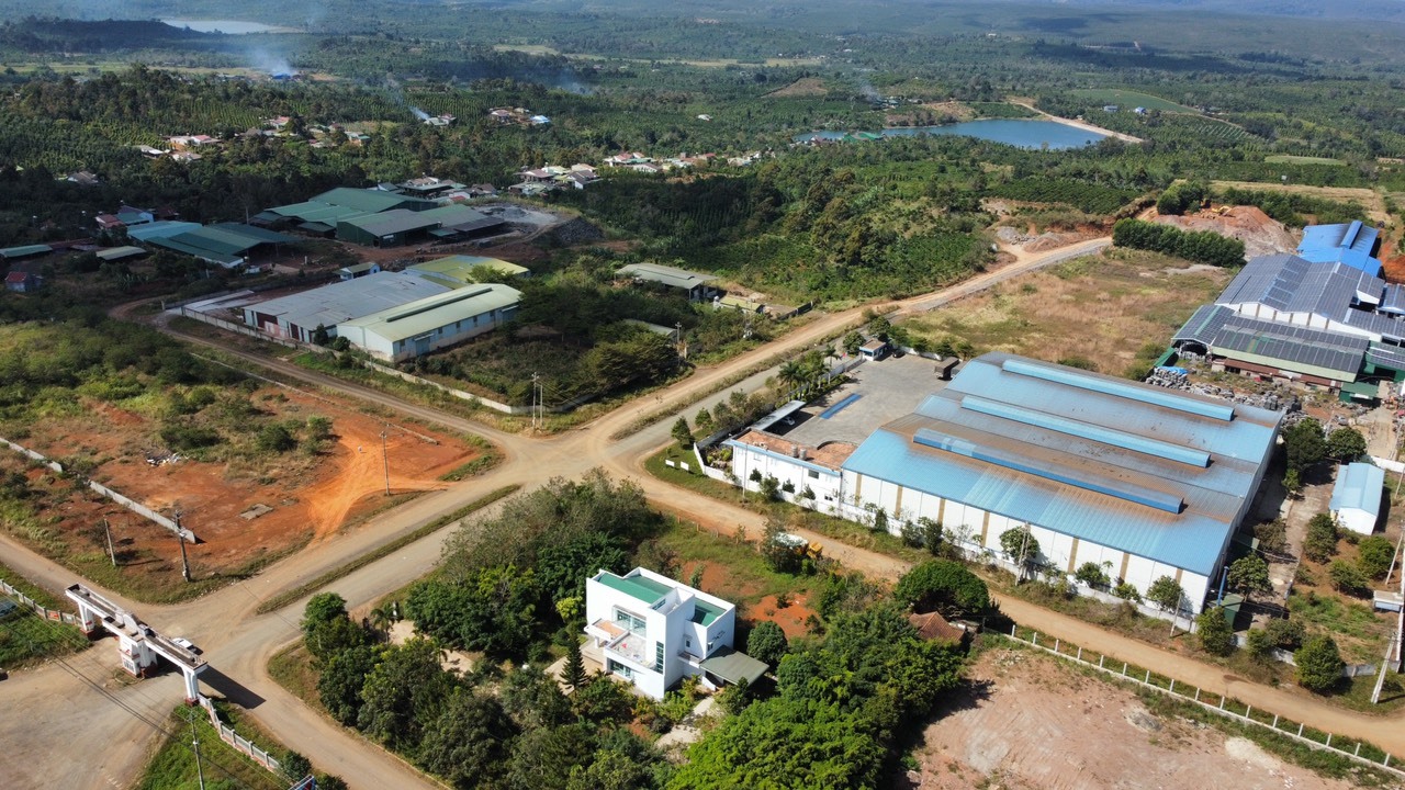 Hiện nay, Cụm Công nghiệp - Tiểu thủ công nghiệp Thuận An đã lấp đầy nhà đầu tư, nên không thể đáp ứng thêm nhu cầu tham gia mới của các doanh nghiệp. Ảnh: Phan Tuấn