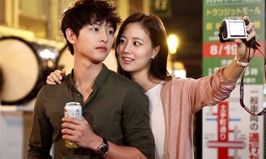 Moon Chae Won - Song Joong Ki vướng tin hẹn hò vì dùng chung một chiếc túi giữ nhiệt. Ảnh: Nhà sản xuất.