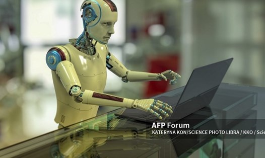 Một robot được hỗ trợ bởi AI sẽ bào chữa cho con người tại phiên toà dự kiến diễn ra vào tháng 2.2023 tại Mỹ. Ảnh: AFP
