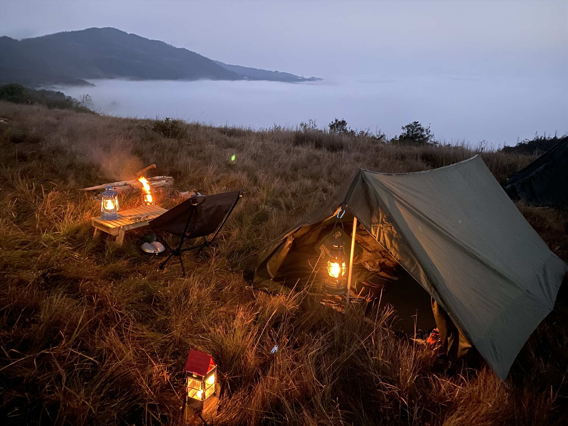 Buổi tối khi sương lạnh tràn về. Ảnh: Long Tuyền