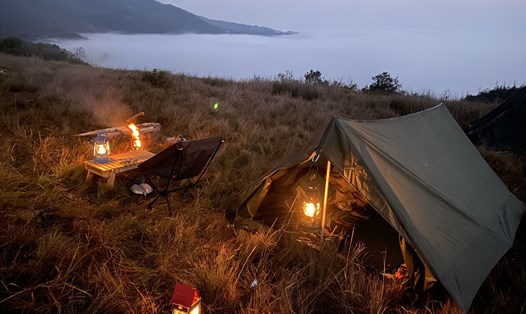 Buổi tối khi sương lạnh tràn về. Ảnh: Long Tuyền