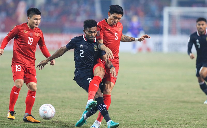 Thái Lan e ngại đòn thao túng tâm lý của Đoàn Văn Hậu 1 Xem lại pha phạm lỗi nguy hiểm của cầu thủ Indonesia với Đoàn Văn Hậu