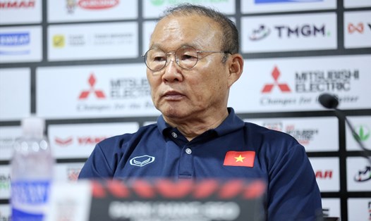 Huấn luyện viên Park Hang-seo chia sẻ sau trận thắng Indonesia. Ảnh: Minh Dân
