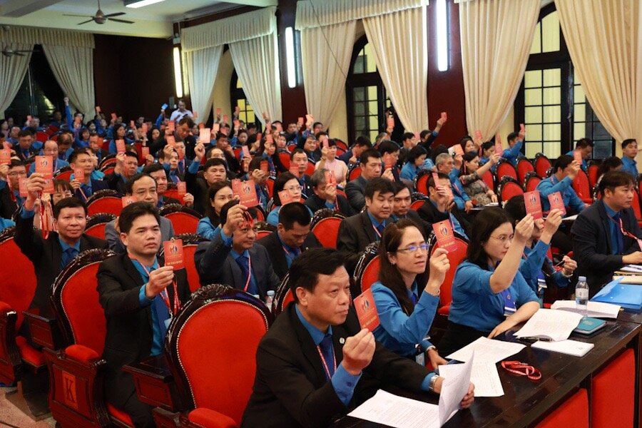 Các đại biểu biểu quyết tại Đại hội. Ảnh: Hải Nguyễn. 