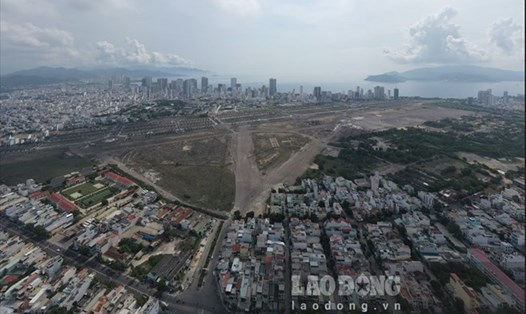 Việc giao "đất vàng" sân bay Nha Trang vi phạm quy định của Luật Đất đai. Ảnh: Hữu Long