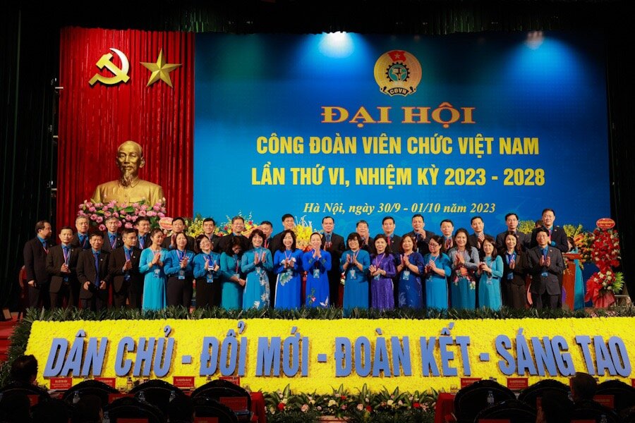 Ra mắt Ban Chấp hành Công đoàn Viên chức Việt Nam nhiệm kỳ 2023-2028. Ảnh: Hải Nguyễn. 