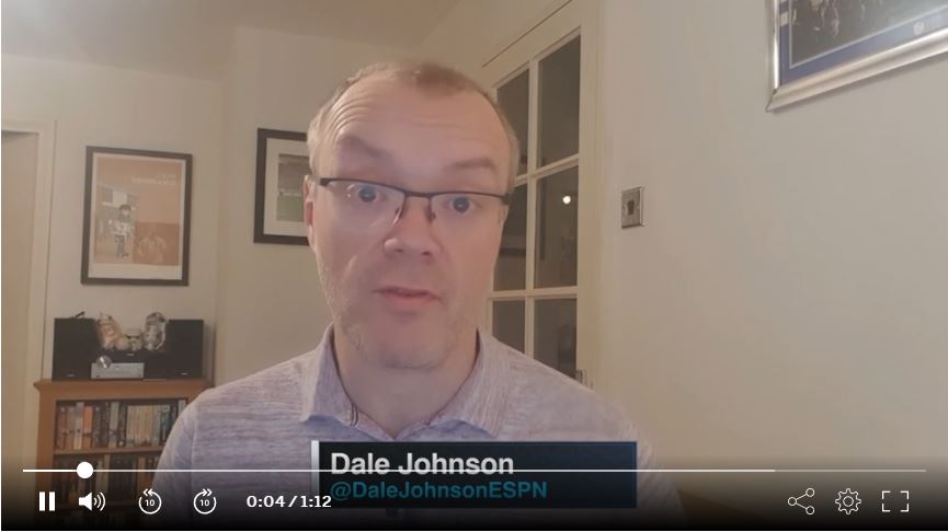 Bài phân tích nhanh của chuyên gia Dale Johnson trên ESPN sau tình huống tranh cãi. Ảnh cắt từ video