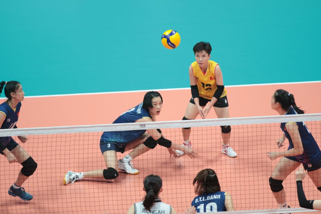 Tuyển bóng chuyền nữ Việt Nam vượt qua vòng 1 ASIAD với 2 trận toàn thắng trước Nepal và Hàn Quốc. Ảnh: Bùi Lượng